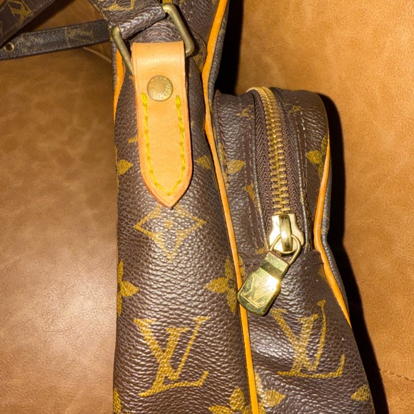 Louis Vuitton Amazone Brown Monogram Crossbody Bag - Picture 5 of 8